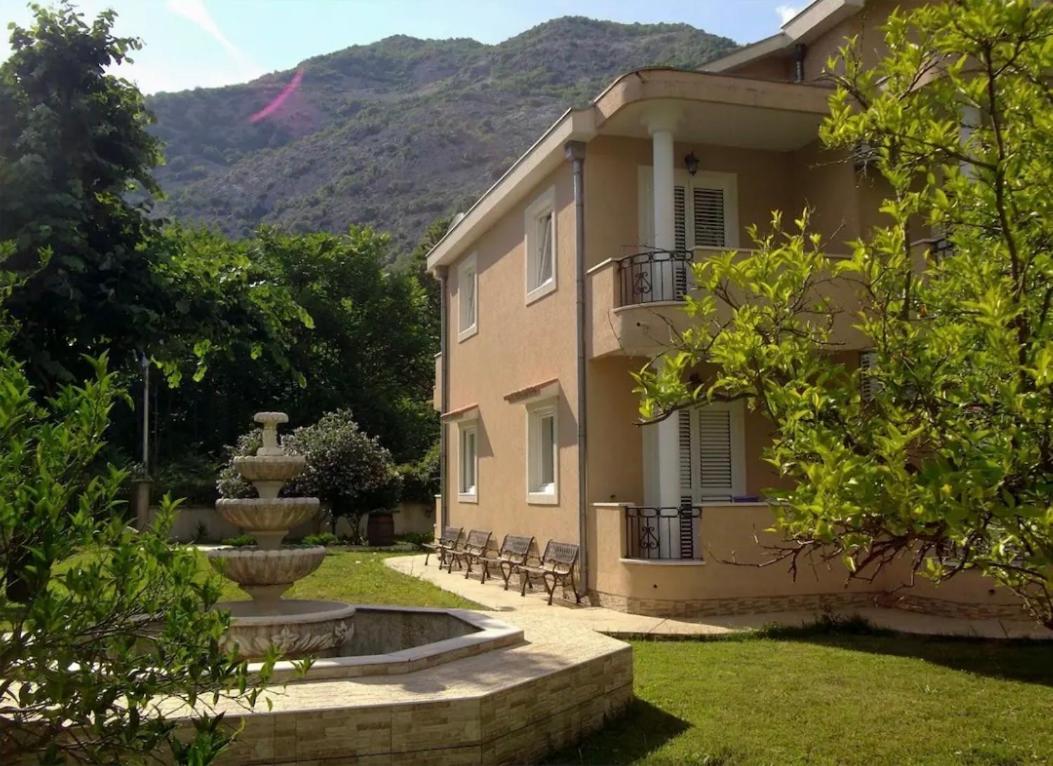 Ferienwohnung Carine Garden Risan Exterior foto
