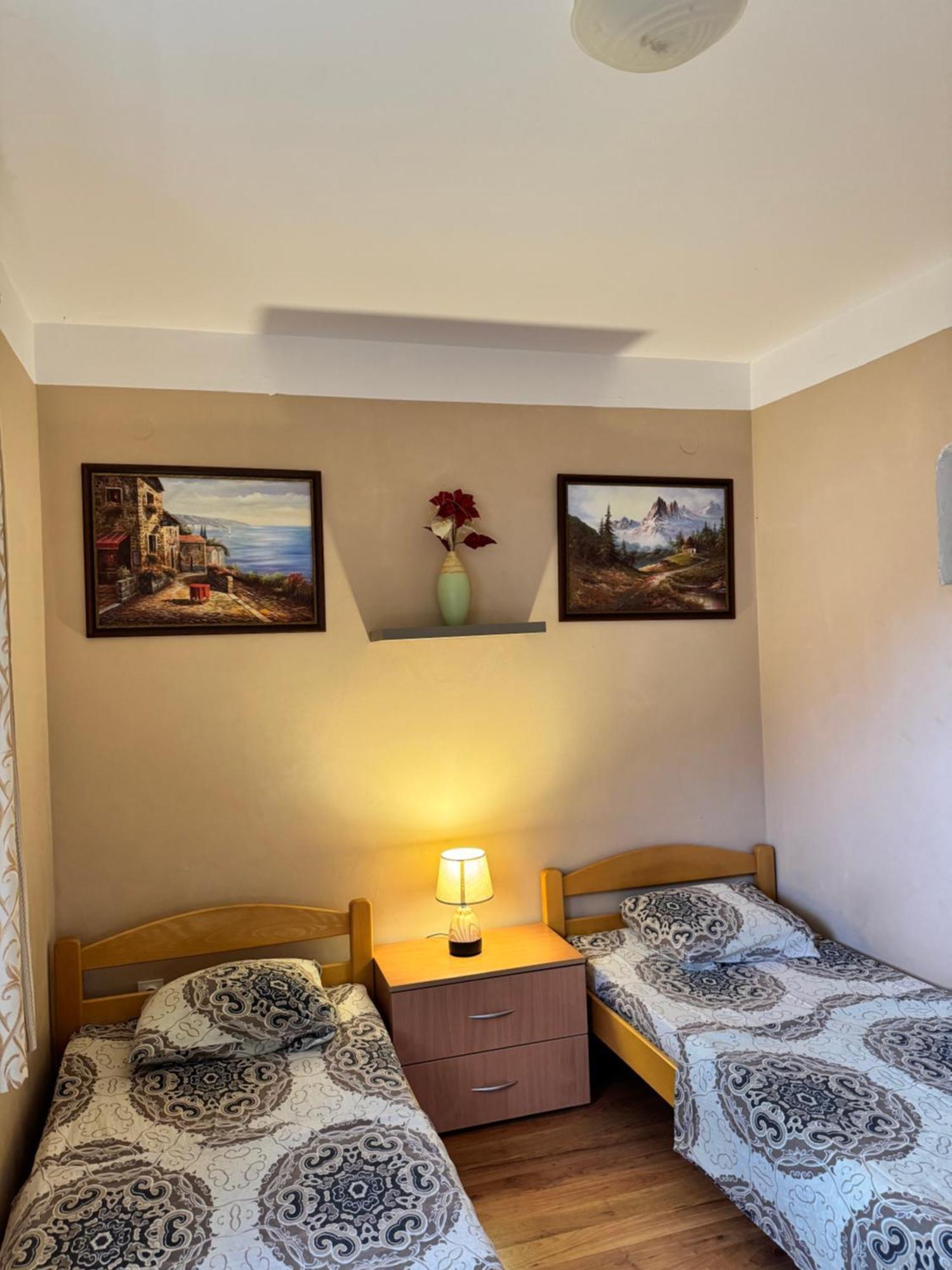 Ferienwohnung Carine Garden Risan Zimmer foto