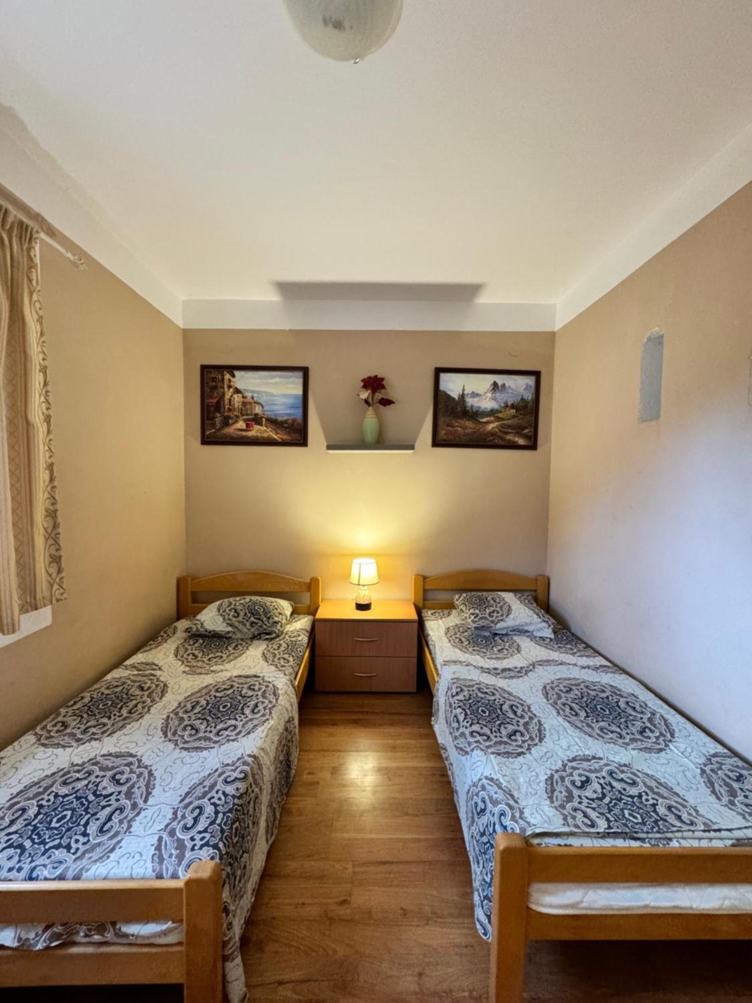 Ferienwohnung Carine Garden Risan Zimmer foto