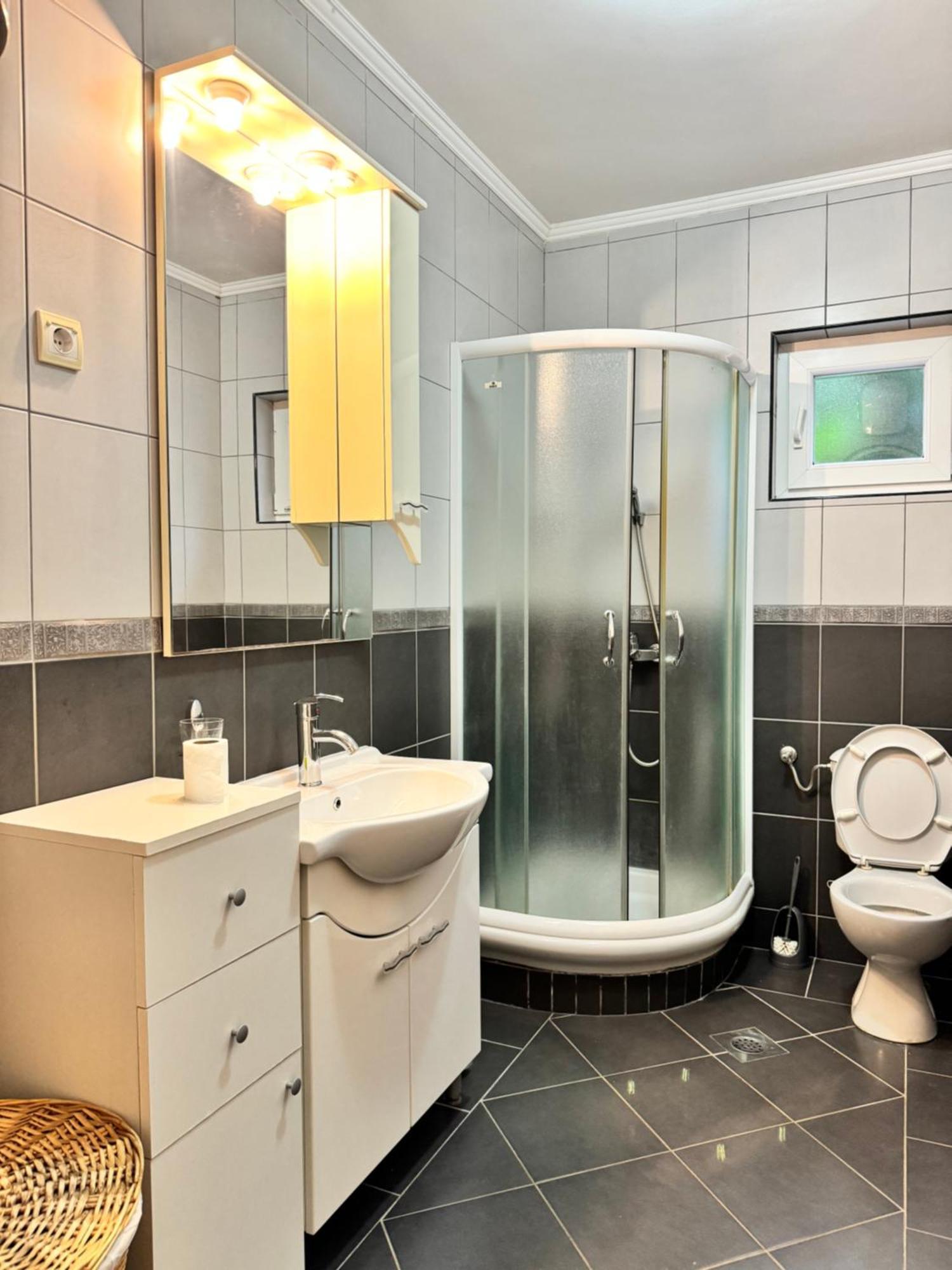 Ferienwohnung Carine Garden Risan Zimmer foto